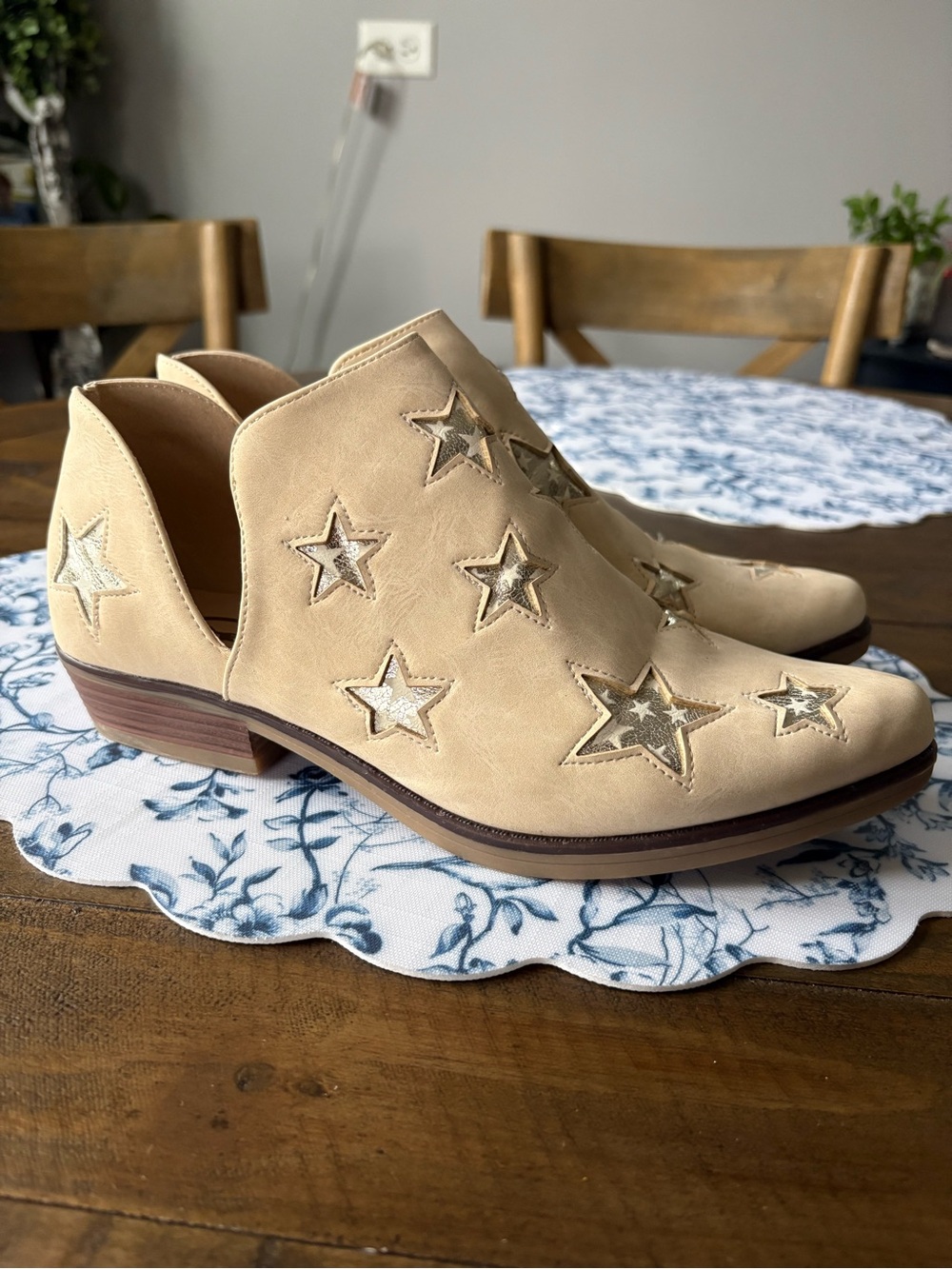 Seven7 Beige Star Cutout Ankle Booties
